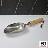 Scoop for feed/feces/litter