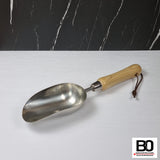 Scoop for feed/feces/litter